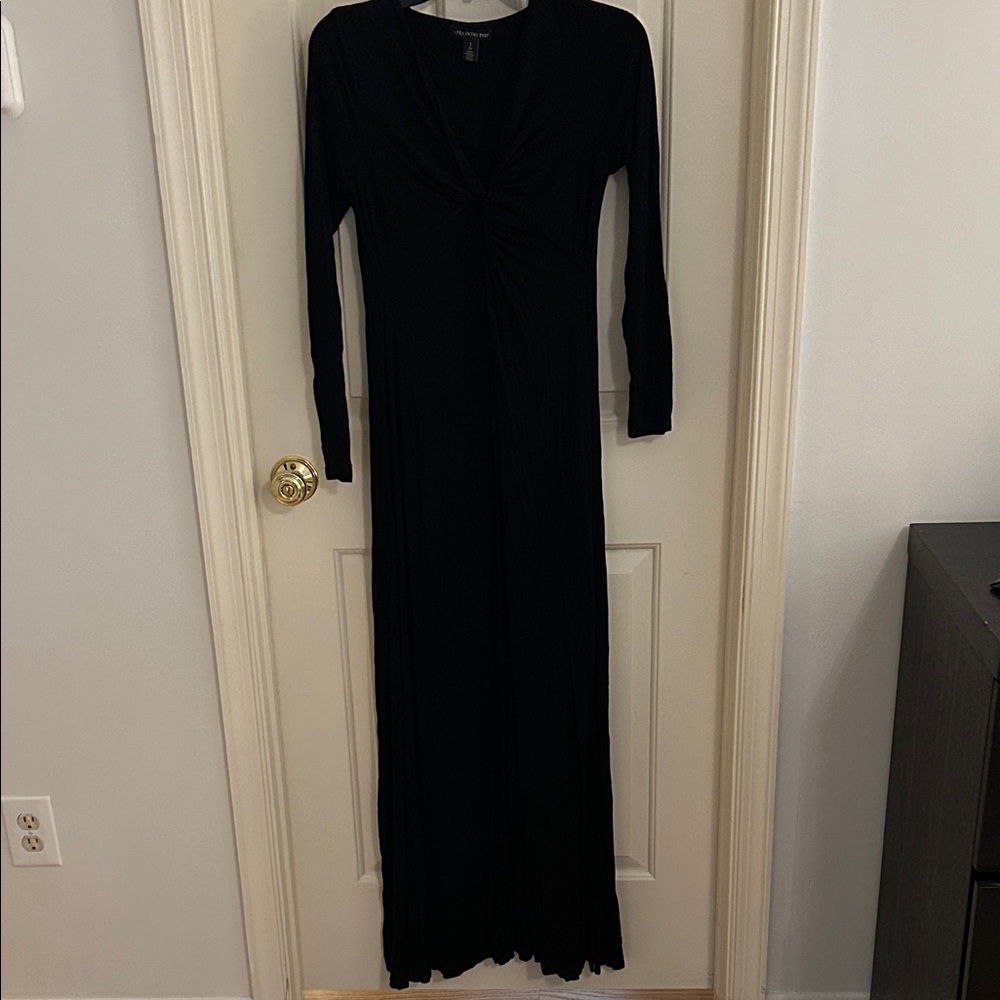 A Pea in the Pod Black Long Sleeve Maxi Dress size S